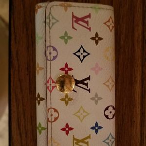 Louis vuttion key holder
